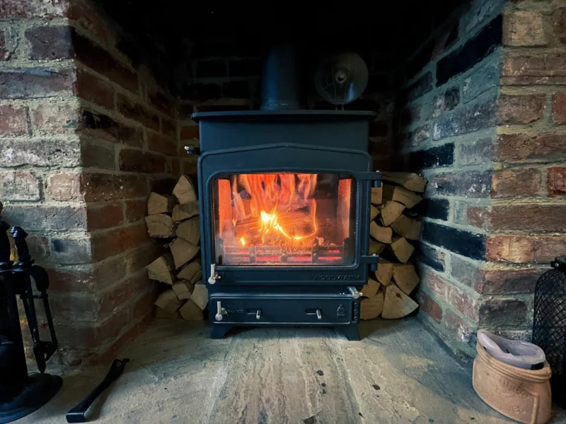 How a Wood Burning Stove Can Reduce Heating Costs for Hospitality Businesses