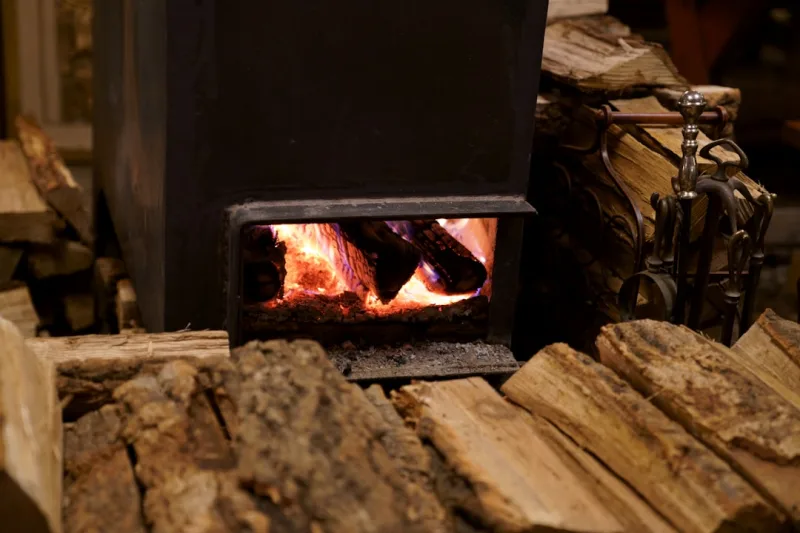 How to Light and Run Your Wood Burning Stove Efficiently